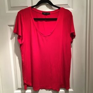 Celebrity Pink 1X red vneck T-shirt
